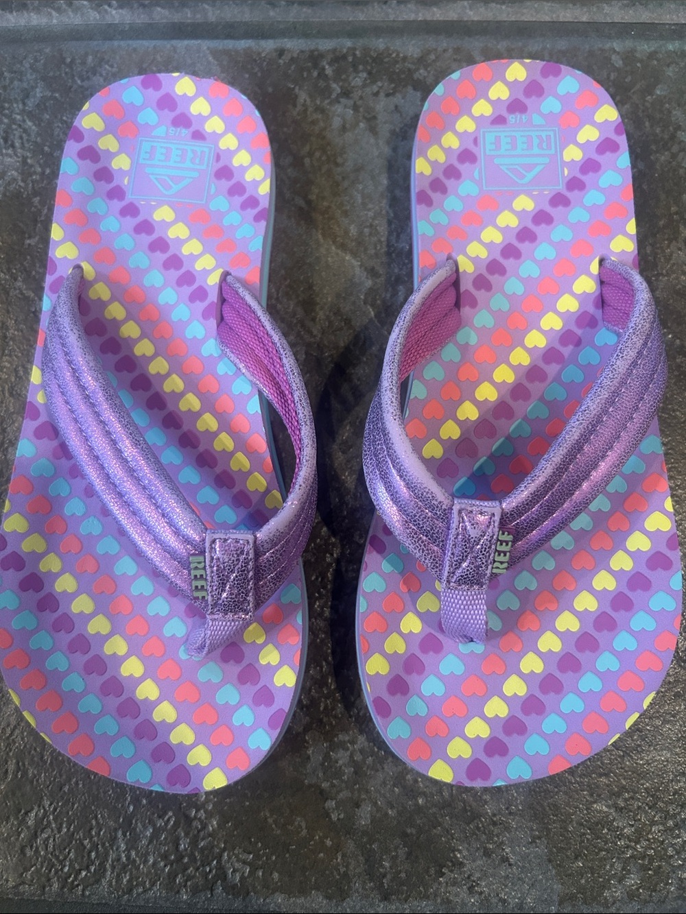 Reef Kids Purple Heart-Pattern Flip Flops